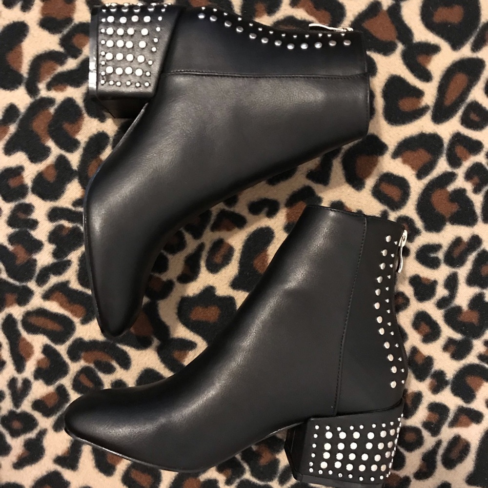 FOREVER 21 booties